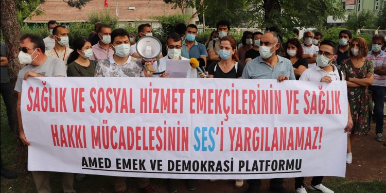 ‘Sağlık emekçileri serbest bırakılsın’