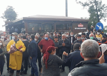 Kemalpaşa’da çay üreticileri eylemde