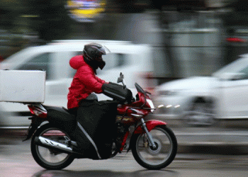 Zamanla yarışa zorlanan kuryeler: Canımız hiçe sayılıyor