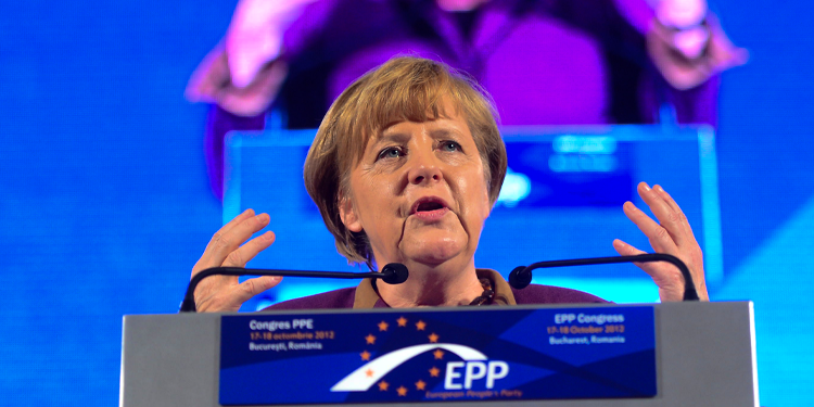 Merkel: Almanya’da üçüncü dalgayı kırmış görünüyoruz Merkel: Almanya’da üçüncü dalgayı kırmış görünüyoruz