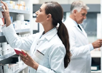 Türk Eczacıları Birliği Başkanı Çolak: Aşılanan gruba stajyer eczacılar da eklenmeli