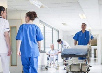 Hemşireler Günü: 4 kişinin işini 1 kişi yapıyor