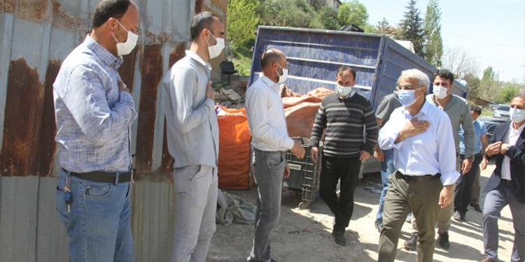 Sancar atık kağıt işçileriyle bir araya geldi Sancar atık kağıt işçileriyle bir araya geldi