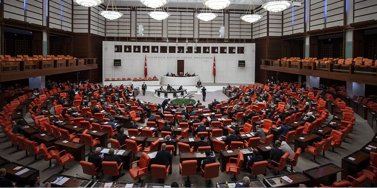 Yolsuzluk iddialarının araştırılması önerileri reddedildi Yolsuzluk iddialarının araştırılması önerileri reddedildi