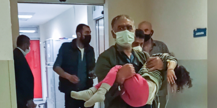 Sokağa atılan ilaçları ‘şeker’ zannedip yutan çocuklar zehirlendi Sokağa atılan ilaçları ‘şeker’ zannedip yutan çocuklar zehirlendi