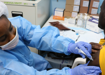 Afrika’da ihtiyaç duyulan koronavirüs aşısının sadece yüzde 10’u kıtaya ulaştı