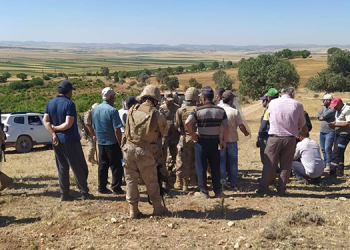 Trafolar söküldü, çiftçi darp edildi