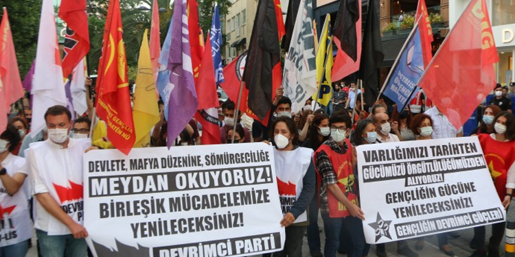 Kadıköy’de gözaltı protestosu Kadıköy’de gözaltı protestosu