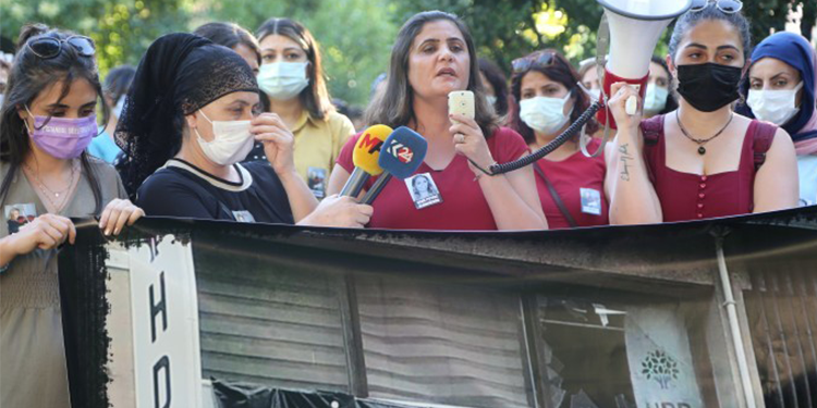 “Kadın ve Kürt düşmanı çeteleri defedeceğiz” “Kadın ve Kürt düşmanı çeteleri defedeceğiz”