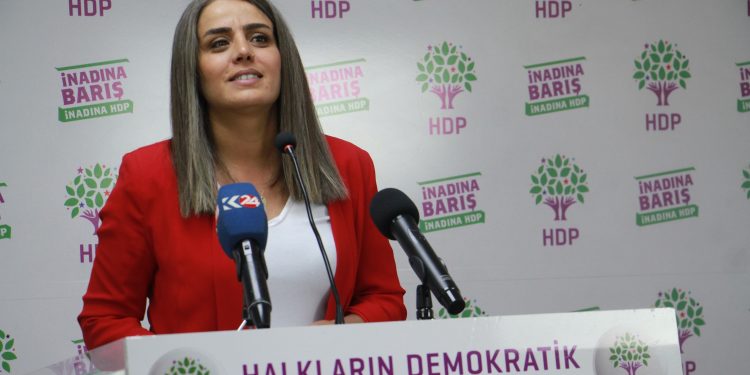 HDP Kadın Meclisi: Savaşa karşı en büyük muhalefeti kadınlar yürütüyor