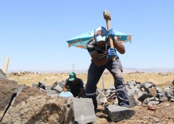 Ekmeğini taştan çıkaranlar