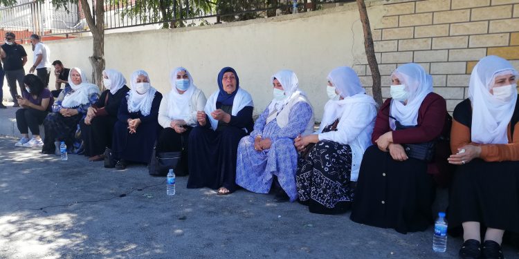 Barış Anneleri Şenyaşar Ailesi’nin nöbetine katıldı