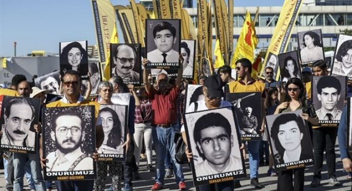 Sivas Katliamı Davası: Sanıklar yakalanmadığı için duruşma kısa sürüyor