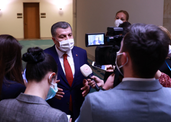 Sağlık Bakanı Koca: Bayramı bayram gibi kutlayacağız, eski günlerimize döneceğiz