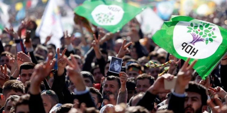 HDP kapatmaya karşı sahaya iniyor: İlk miting Deniz’in kentinde HDP kapatmaya karşı sahaya iniyor: İlk miting Deniz’in kentinde