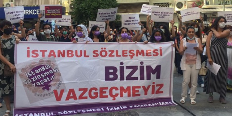 Kadınlardan İstanbul Sözleşmesi eylemi: Deniz Poyraz’ı mücadelemizde yaşatacağız Kadınlardan İstanbul Sözleşmesi eylemi: Deniz Poyraz’ı mücadelemizde yaşatacağız