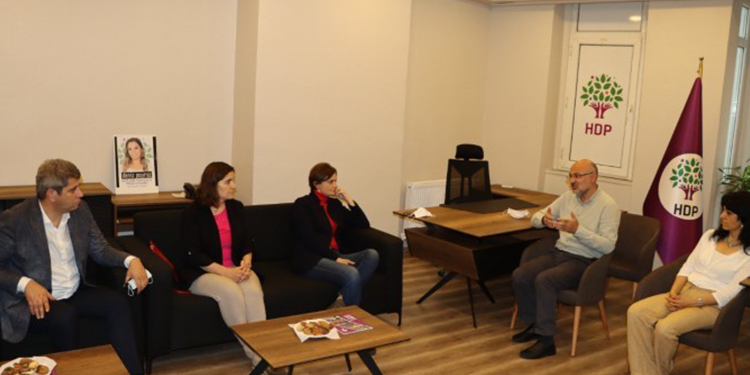 Kaftancıoğlu’ndan HDP’ye başsağlığı ziyareti Kaftancıoğlu’ndan HDP’ye başsağlığı ziyareti
