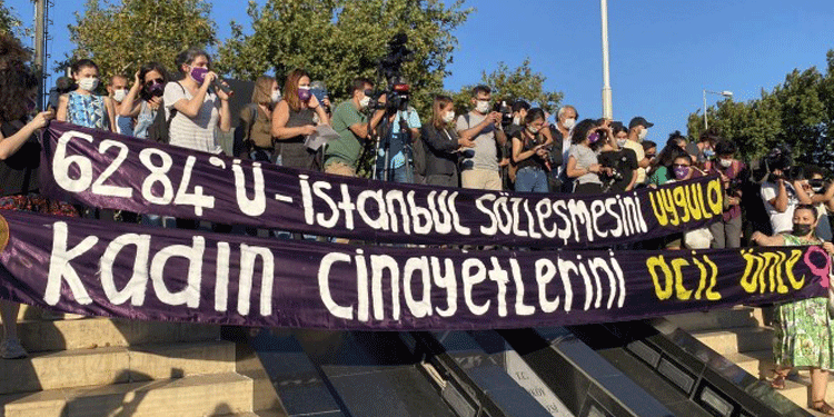 Maltepe’de İstanbul Sözleşmesi eylemi Maltepe’de İstanbul Sözleşmesi eylemi