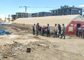 TOKİ işçileri yanık çöplerden dolayı yemek yiyemiyor