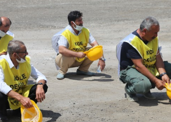 Baretlerini yastık yapan işçiler: Mücadeleye devam