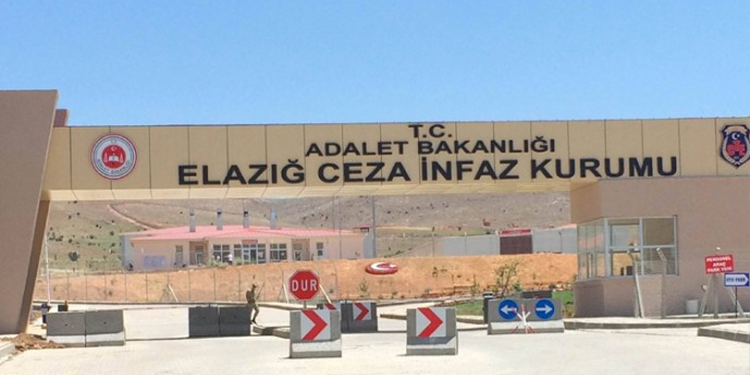 Çıplak aramayı kabul etmeyen tutuklu darp edildi Çıplak aramayı kabul etmeyen tutuklu darp edildi