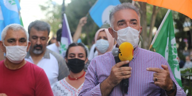 Evine saldırılan HDP Avcılar Eşbaşkanı: Geri adım atmayacağız Evine saldırılan HDP Avcılar Eşbaşkanı: Geri adım atmayacağız