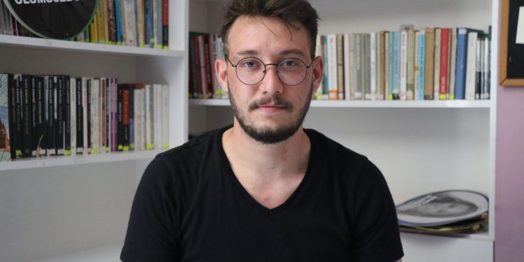 Maske gerekçesiyle götürüldüğü emniyette ajanlık dayatıldı