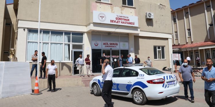Güroymak’ta silahlı kavga: 1 ölü, 3 yaralı Güroymak’ta silahlı kavga: 1 ölü, 3 yaralı