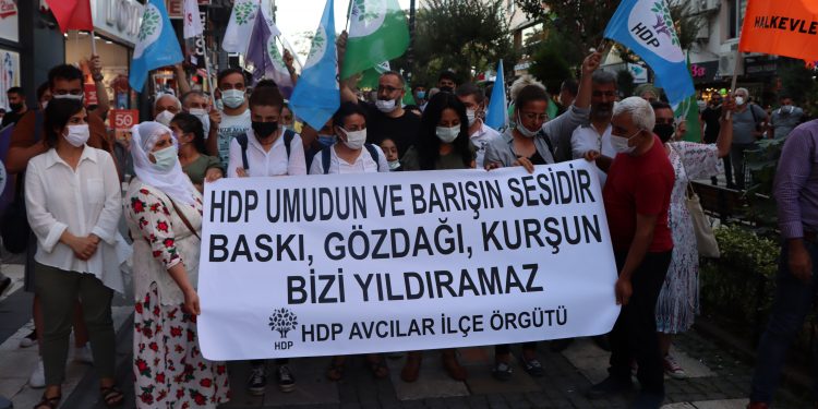 HDP Avcılar ilçe eşbaşkanına dönük silahlı saldırı protesto edildi