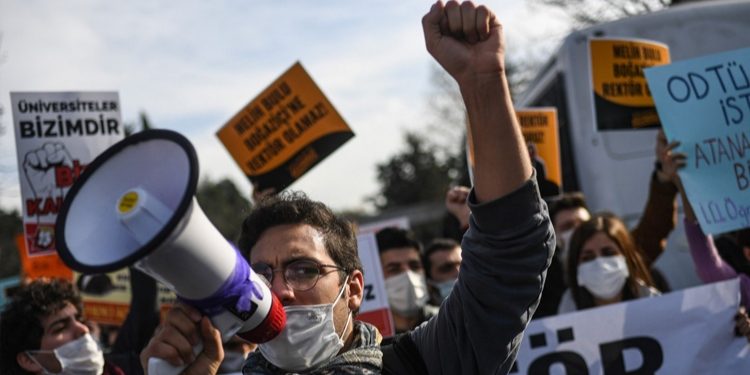 Akademisyen ve öğrenciler: İnci ile Bulu arasında bir fark yok