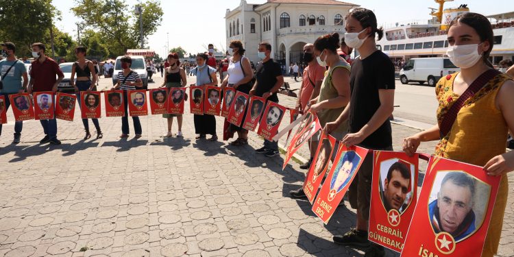 Suruç için ‘Adalet zinciri’ Suruç için ‘Adalet zinciri’