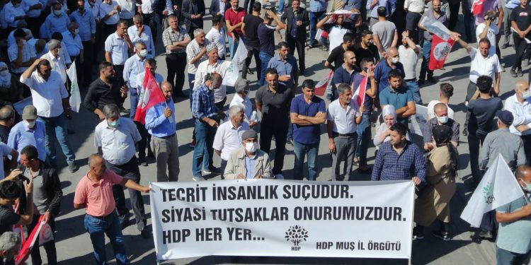 Aydeniz: Kürt sorununu çözmek isteyenler için adres İmralı Adası’dır