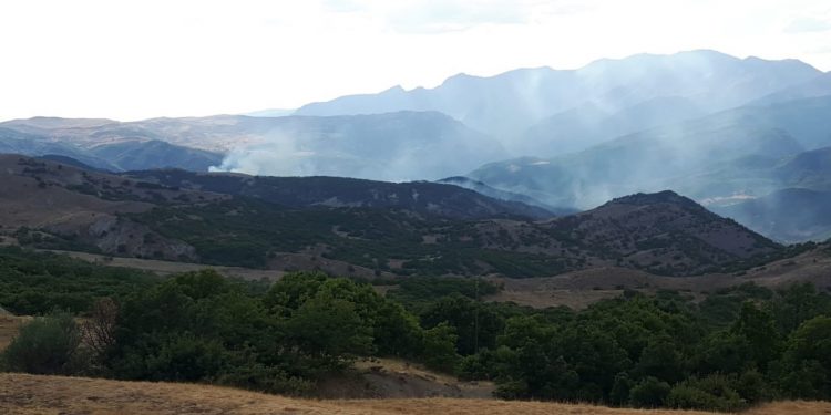 Askeri operasyon ardından ormanlık alanda yangın Askeri operasyon ardından ormanlık alanda yangın