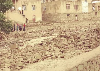 Başkale’de sel: Onlarca ev ve ahır yıkıldı