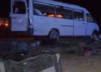 İşçileri taşıyan araç takla attı: 1 ölü, 14 yaralı