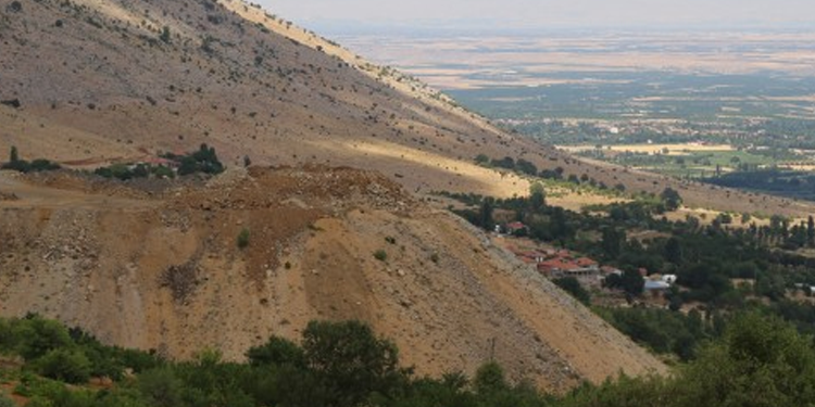 Maden ocağı kayısı ağaçlarını kuruttu, köylülere her kapı kapalı Maden ocağı kayısı ağaçlarını kuruttu, köylülere her kapı kapalı