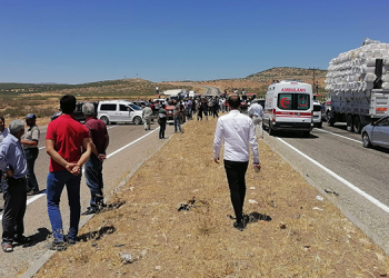 Diyarbakırlı tütün üreticilerinden de yol kapatma eylemi