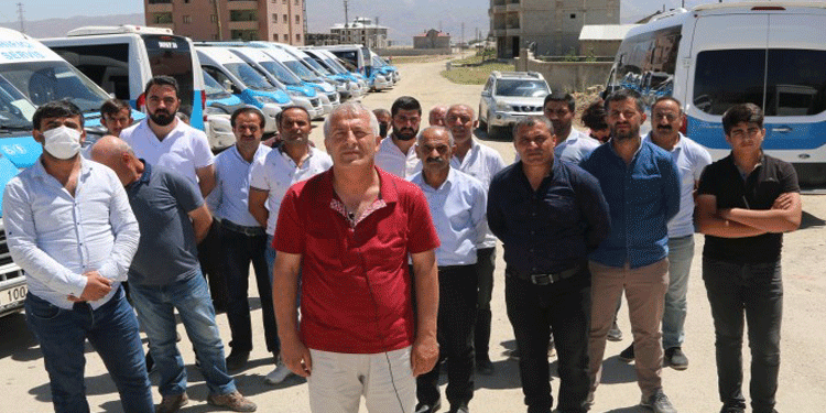 Yüksekova kayyımından dolmuşçulara darbe Yüksekova kayyımından dolmuşçulara darbe