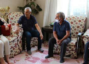 Deniz Poyraz’ın ailesine bayram ziyareti