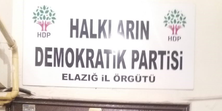 Elazığ’da HDP’lilere tehdit Elazığ’da HDP’lilere tehdit