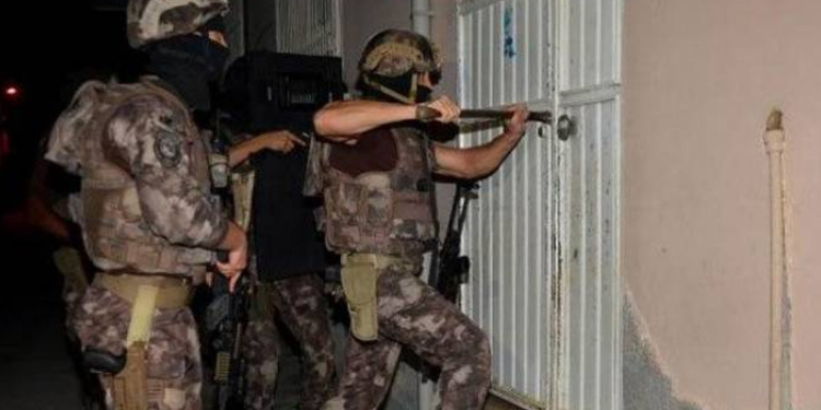 Nusaybin’de ev baskınları: 11 gözaltı Nusaybin’de ev baskınları: 11 gözaltı
