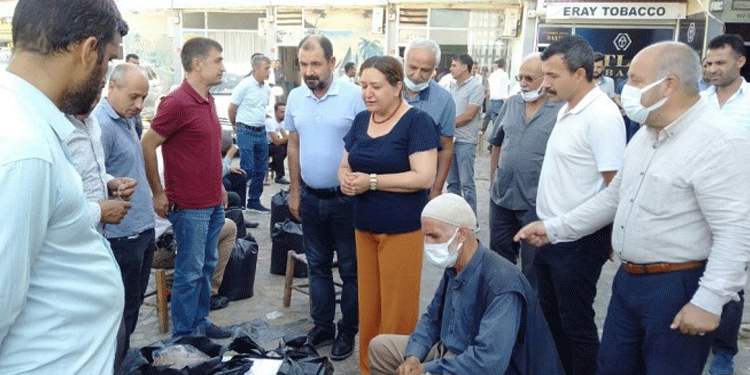 HDP’den tütün esnafına ziyaret HDP’den tütün esnafına ziyaret