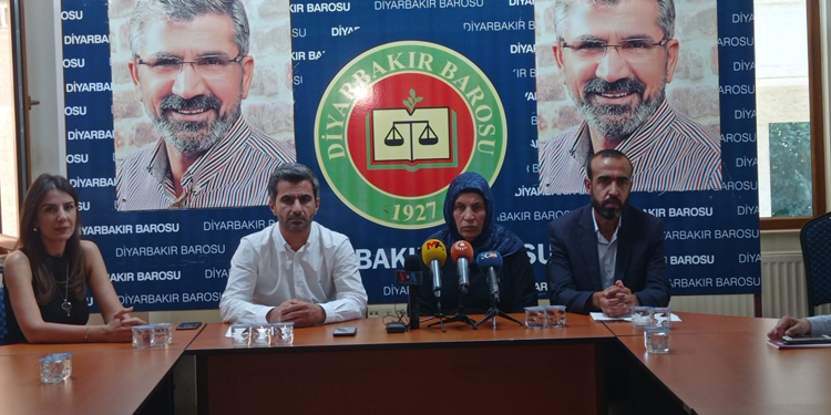 Şenyaşar ailesi ‘adalet’ için Diyarbakır’da Şenyaşar ailesi ‘adalet’ için Diyarbakır’da