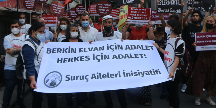 Suruç Aileleri’nden Berkin Elvan’ın vurulduğu yerde ‘adalet’ çağrısı Suruç Aileleri’nden Berkin Elvan’ın vurulduğu yerde ‘adalet’ çağrısı