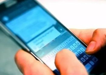 Kadın işçilere mesaj atan amir tazminatsız kovuldu