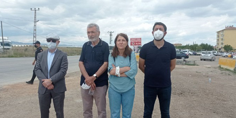 Vekillerin Sincan nöbeti sürüyor Vekillerin Sincan nöbeti sürüyor