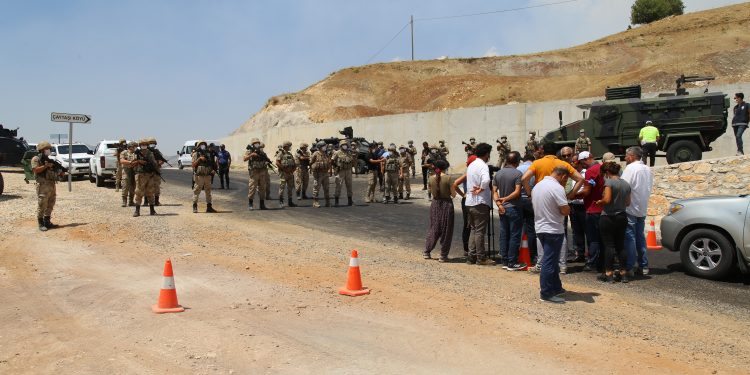 Hozat’ta yangın 3 köye daha yayıldı