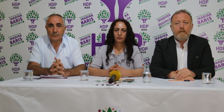 Temelli: Doğal afetlere siyasi afet eklendi