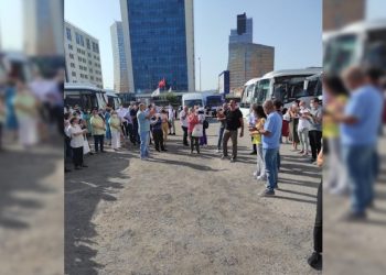 Ataşehir Belediyesi işçileri, iş yeri temsilcilerine sahip çıktı