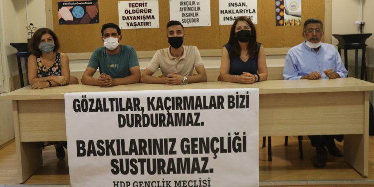 Ajanlık dayatılan gençler: Geri adım atmayacağız Ajanlık dayatılan gençler: Geri adım atmayacağız